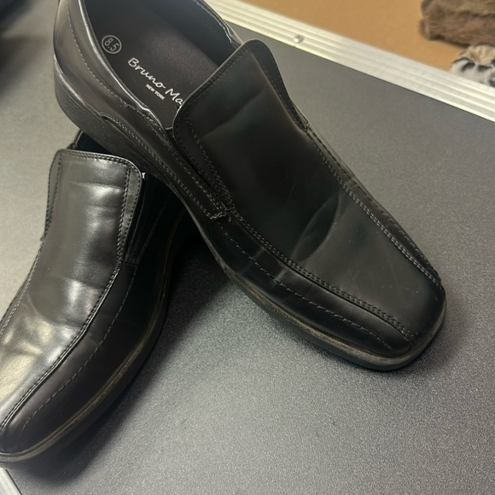 Bruno Marc Men’s black slip on square toe loafer size 8.5